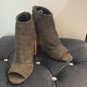 Elegant Peep-Toe Ankle Boots in Olive Suede